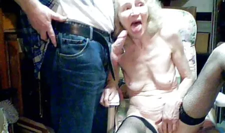The girl ashamed to walk with high heels cover her chest xxxvdeio